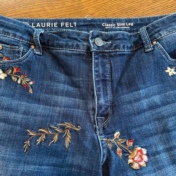 Laurie Felt Ankle Jeans with Embroidery - Picture 2 of 4